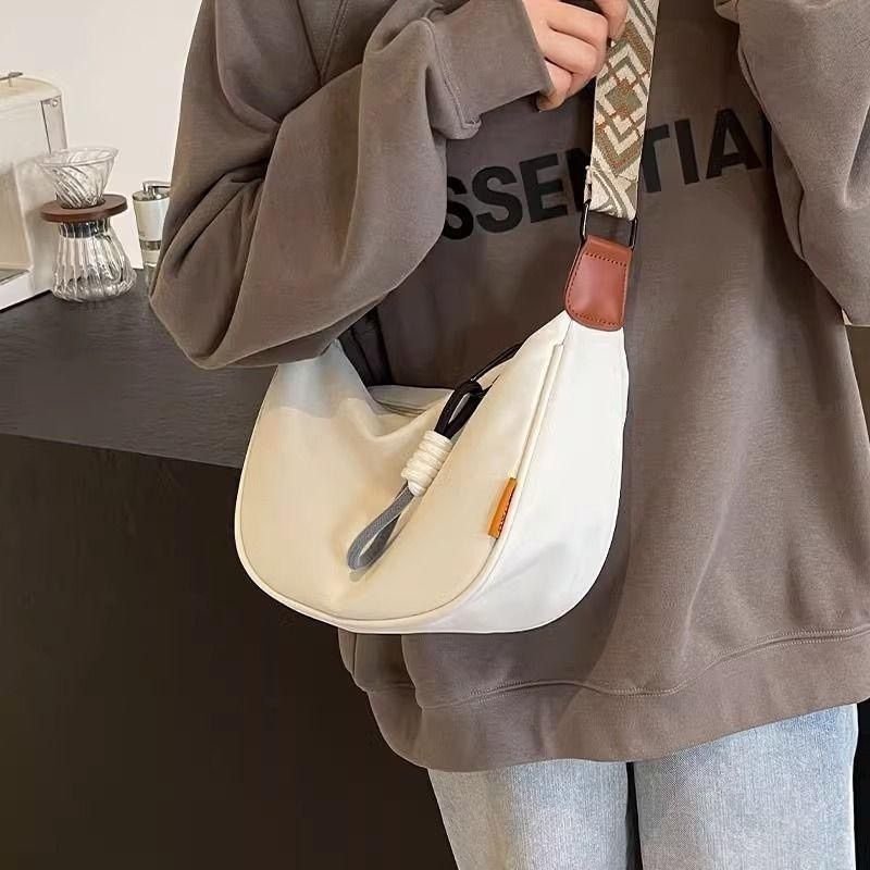 Dumpling Shape Women Bag - Image 3