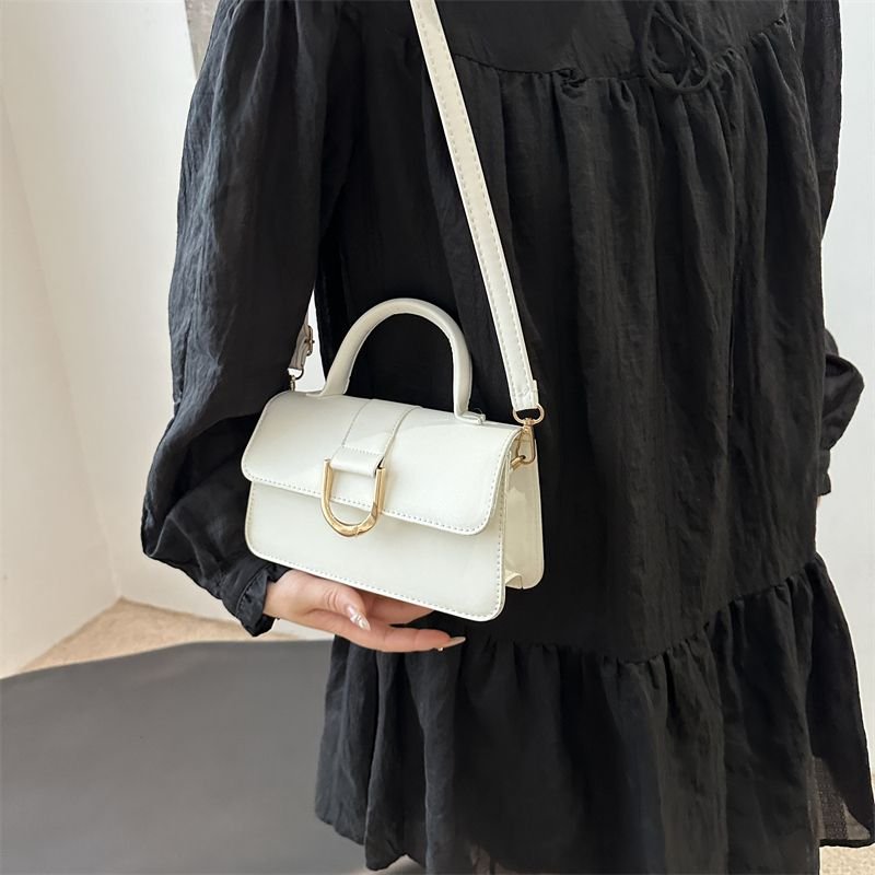 White solid handheld bag - Image 3